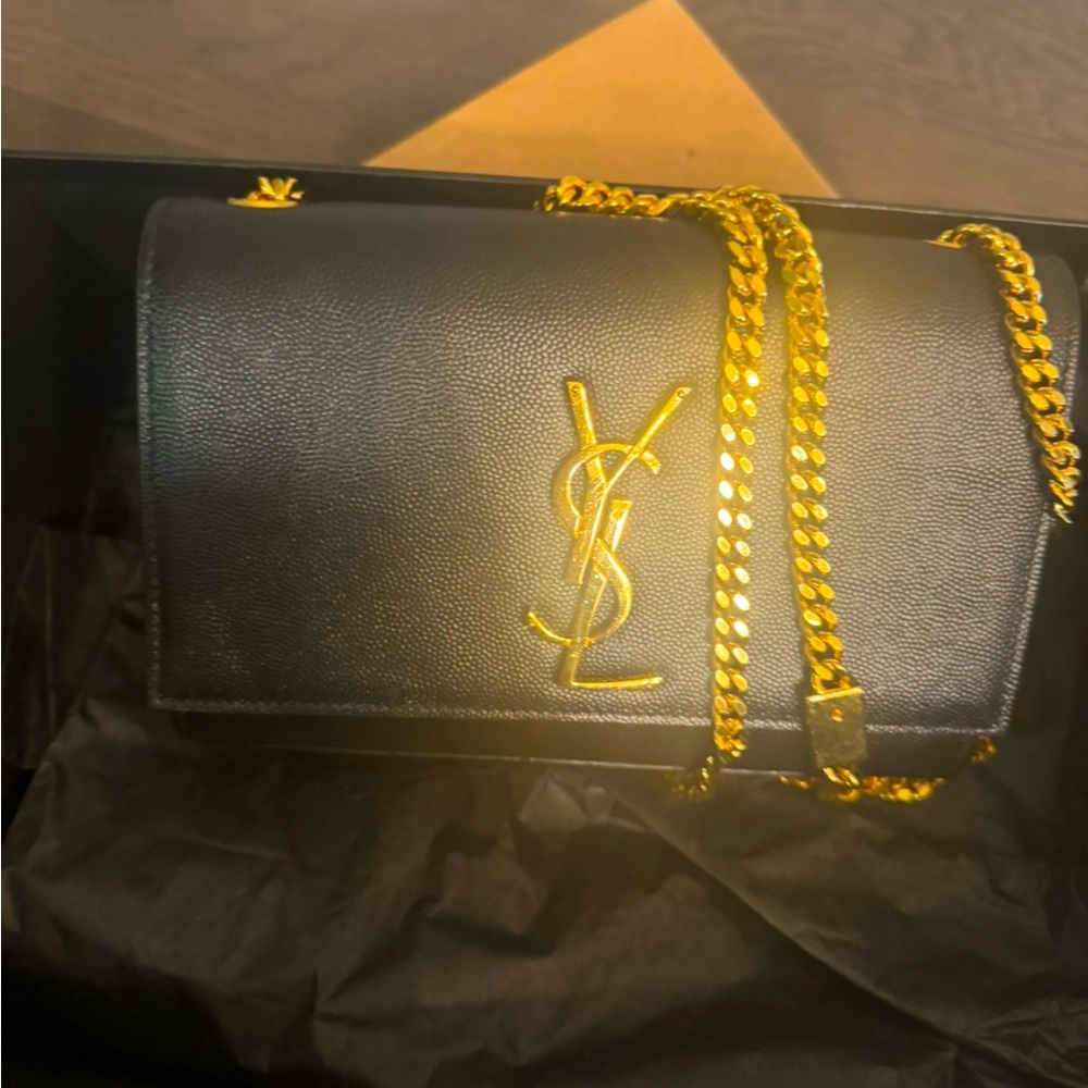 Saint Laurent Kate Small YSL Cross-body
Bag in Grained Leather - Black Authentic